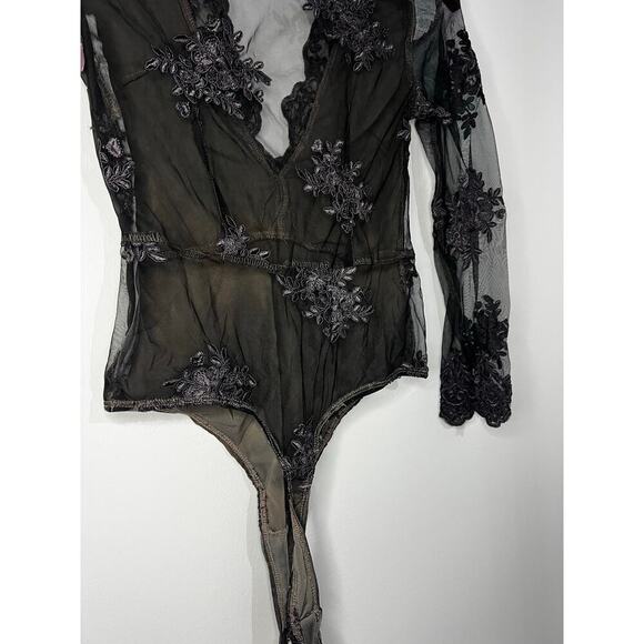 For Love & Lemons Amber Scallop Edge Bodysuit Flesh Black Floral Appliqué Sz. S - Picture 9 of 9